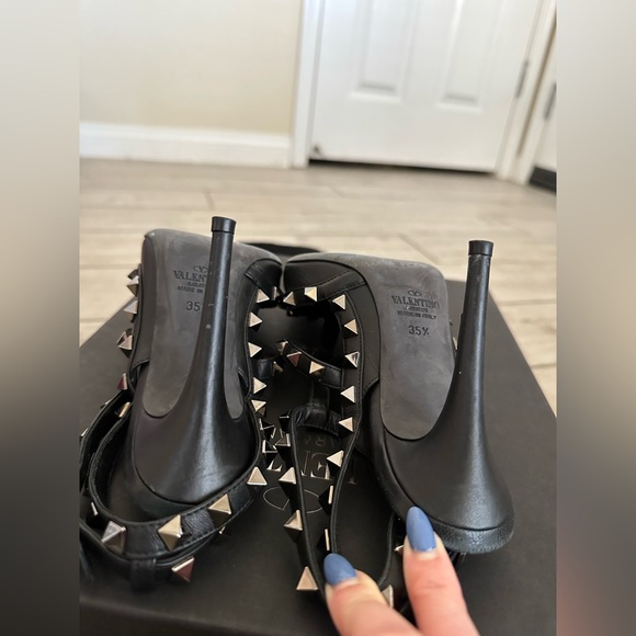 Valentino Garavani: Rockstud Leather 100mm Pumps - Picture 10 of 12